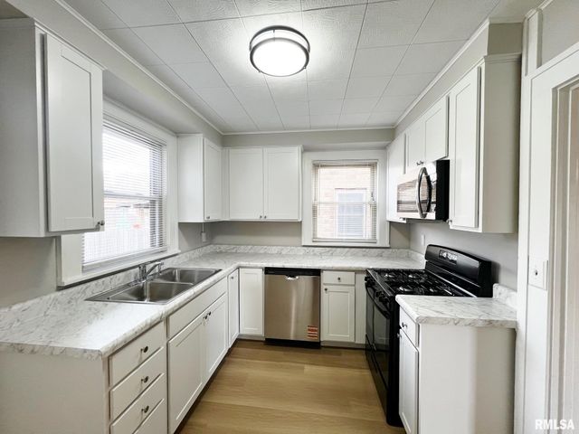 5913 S MADISON Street, Bartonville, IL 61607