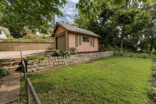 811 6th Street SW, Rochester, MN 55902