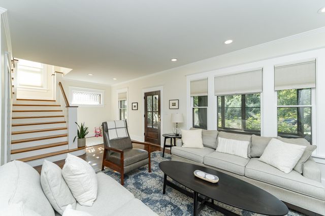 811 6th Street SW, Rochester, MN 55902