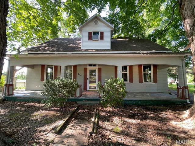 704 Eiler Road, Belleville, IL 62223