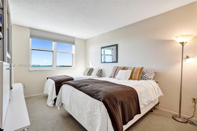 300 Bayview Dr 1110, Sunny Isles Beach, FL 33160