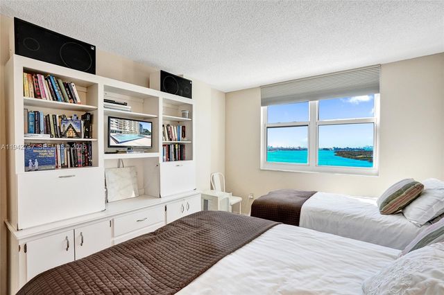 300 Bayview Dr 1110, Sunny Isles Beach, FL 33160