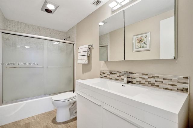 300 Bayview Dr 1110, Sunny Isles Beach, FL 33160