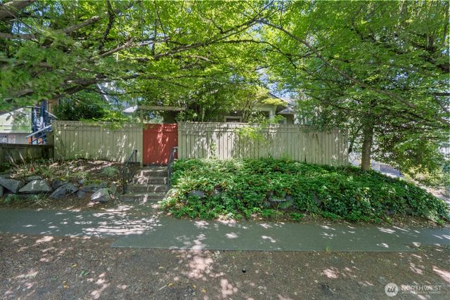 2012 NE 65th Street, Seattle, WA 98115