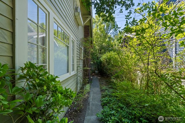 2012 NE 65th Street, Seattle, WA 98115
