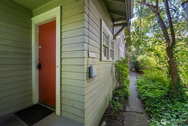 2012 NE 65th Street, Seattle, WA 98115