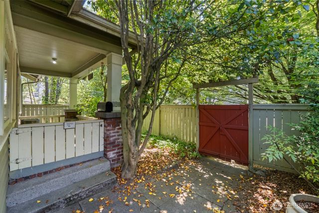 2012 NE 65th Street, Seattle, WA 98115