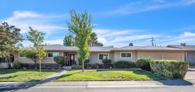 3996 Rochdale Dr, Carmichael, CA 95608