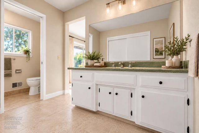 3996 Rochdale Dr, Carmichael, CA 95608