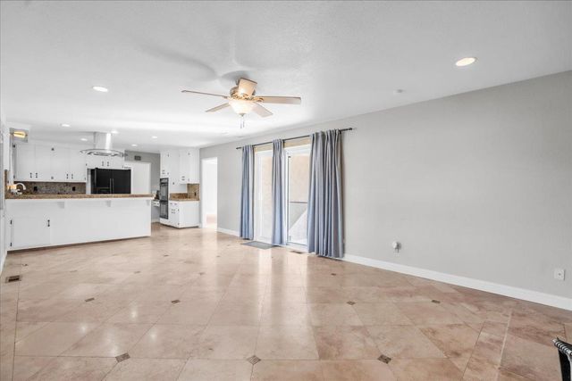 3996 Rochdale Dr, Carmichael, CA 95608