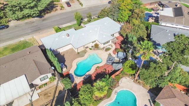 3996 Rochdale Dr, Carmichael, CA 95608