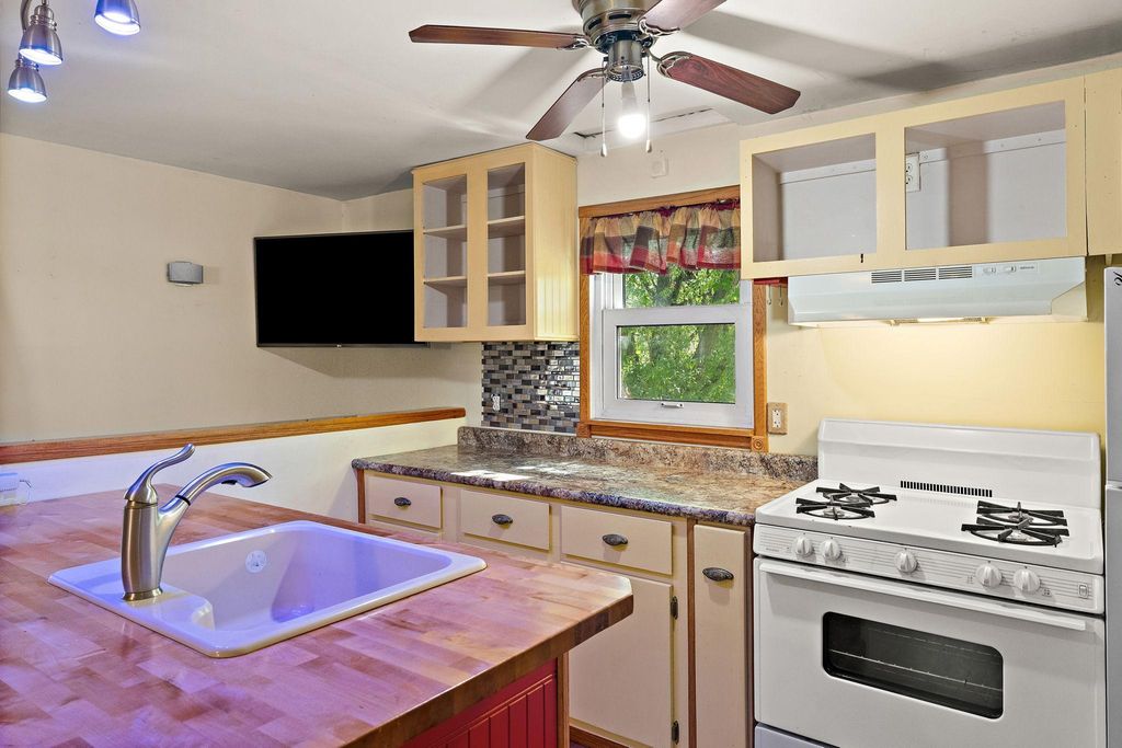 2184 Minnehaha Avenue E, Saint Paul, MN 55119 — photo 2