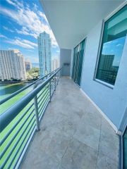 325 S Biscayne Blvd 2126, Miami, FL 33131