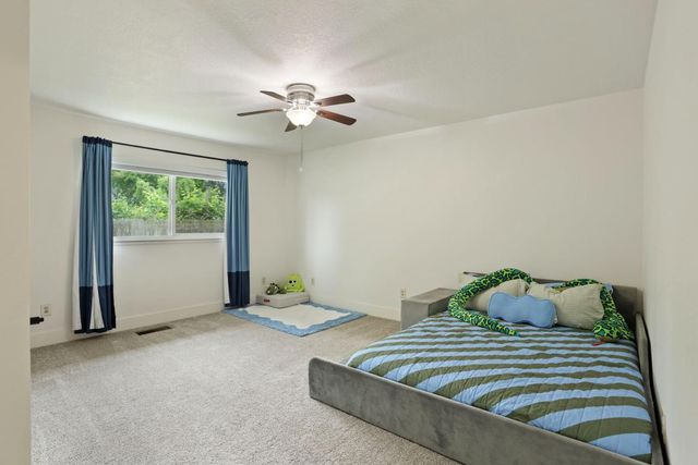 213 Primula Ct, Ripon, CA 95366