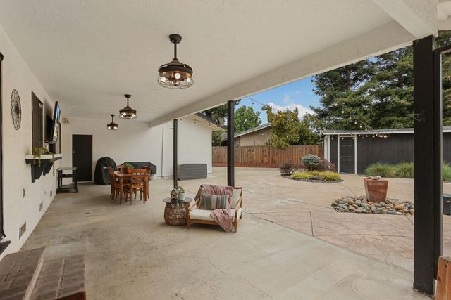 213 Primula Ct, Ripon, CA 95366