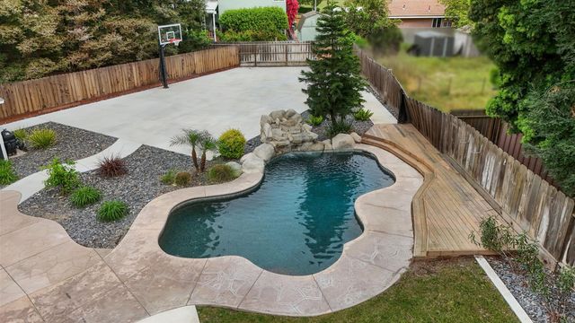 213 Primula Ct, Ripon, CA 95366