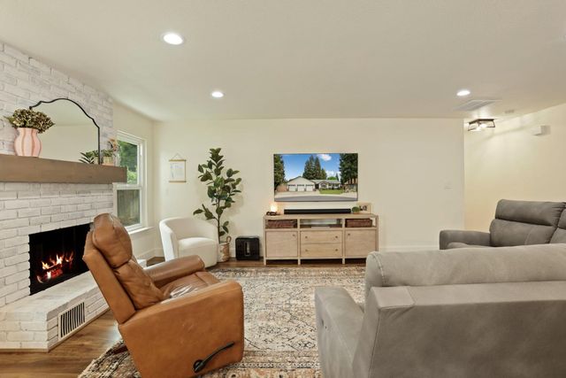 213 Primula Ct, Ripon, CA 95366