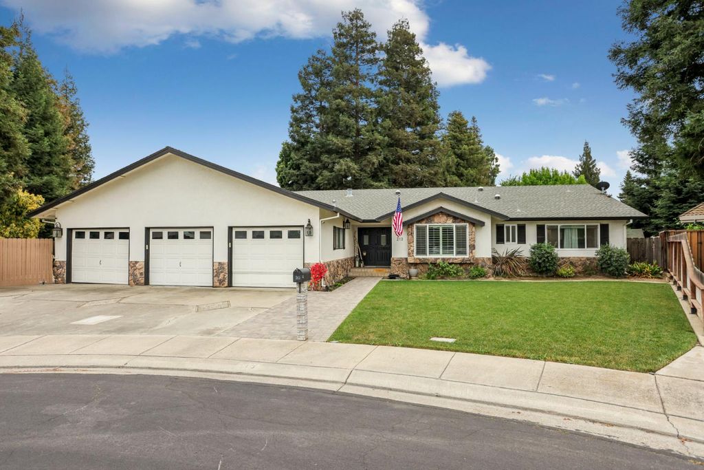 213 Primula Ct, Ripon, CA 95366