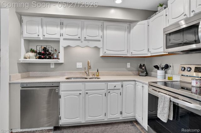 9696 Elizabeth Lake Road, White Lake Charter Township, MI 48386