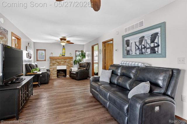 9696 Elizabeth Lake Road, White Lake Charter Township, MI 48386