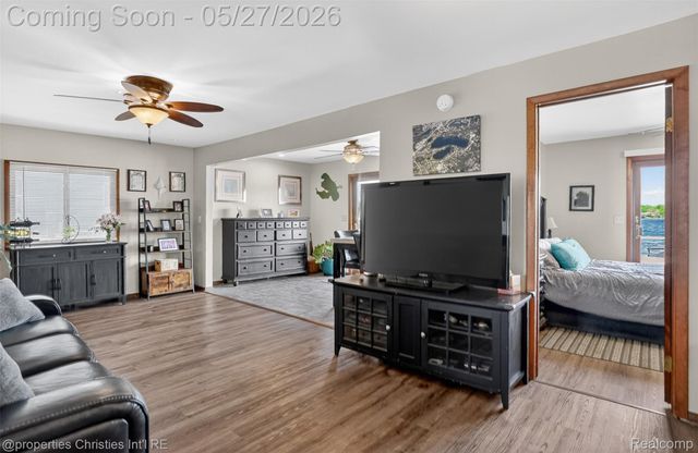 9696 Elizabeth Lake Road, White Lake Charter Township, MI 48386