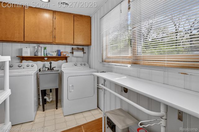 9696 Elizabeth Lake Road, White Lake Charter Township, MI 48386