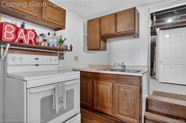 9696 Elizabeth Lake Road, White Lake Charter Township, MI 48386