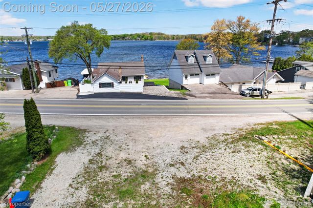 9696 Elizabeth Lake Road, White Lake Charter Township, MI 48386