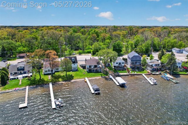 9696 Elizabeth Lake Road, White Lake Charter Township, MI 48386