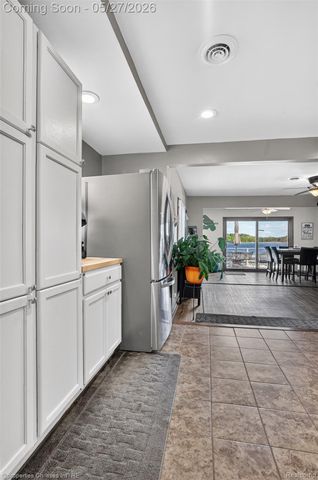 9696 Elizabeth Lake Road, White Lake Charter Township, MI 48386