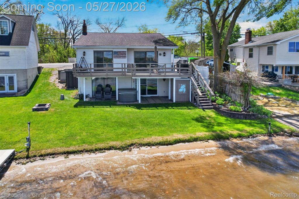 9696 Elizabeth Lake Road, White Lake Charter Township, MI 48386