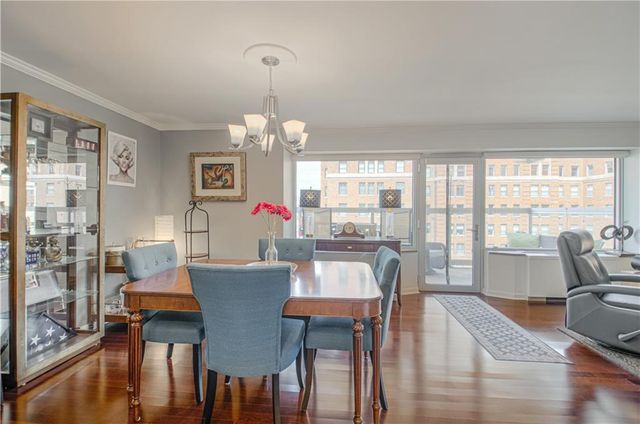 221 W 48th Street 602, Kansas City, MO 64112