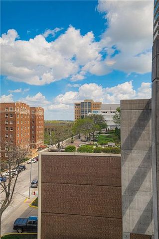 221 W 48th Street 602, Kansas City, MO 64112