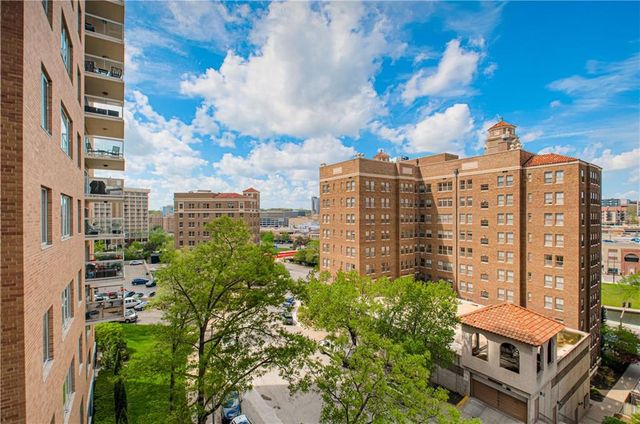 221 W 48th Street 602, Kansas City, MO 64112