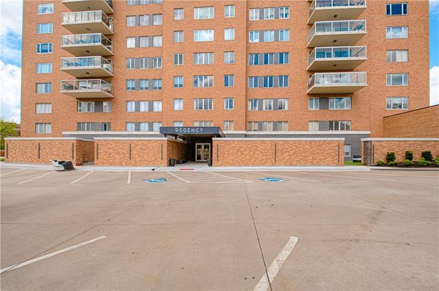 221 W 48th Street 602, Kansas City, MO 64112