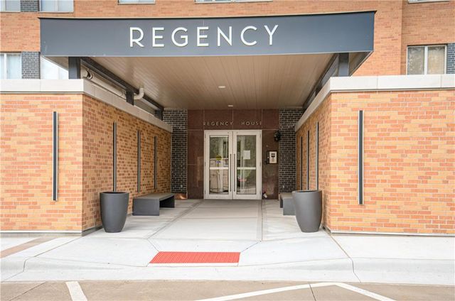 221 W 48th Street 602, Kansas City, MO 64112