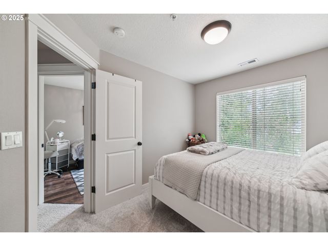 16117 Nw HILDAGO Ln, Portland, OR 97229