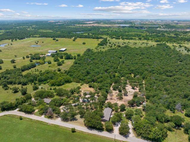 1385 CR-1340, Chico, TX 76431