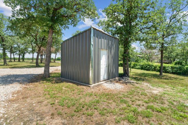 1385 CR-1340, Chico, TX 76431
