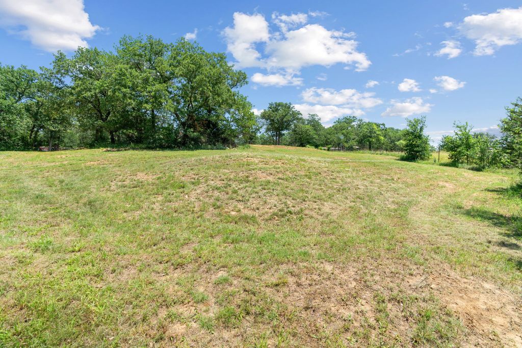 1385 CR-1340, Chico, TX 76431