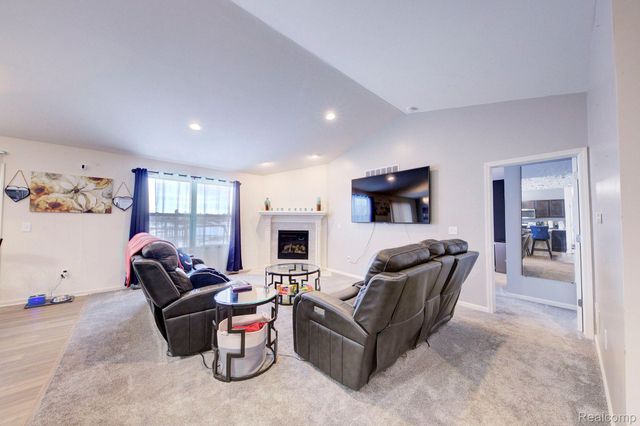 5989 Bay Hill Court, Romulus, MI 48174