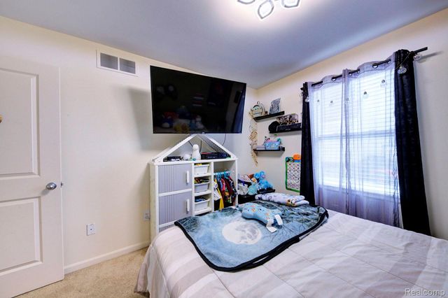 5989 Bay Hill Court, Romulus, MI 48174