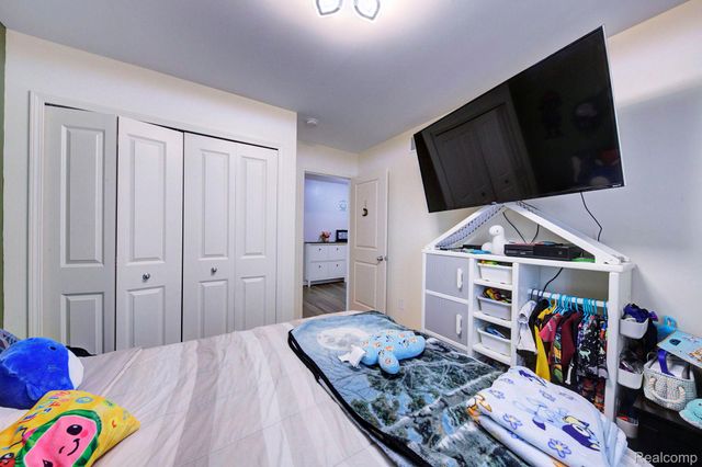 5989 Bay Hill Court, Romulus, MI 48174