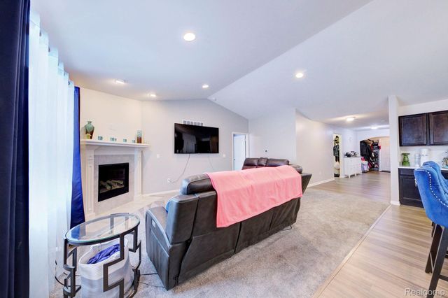 5989 Bay Hill Court, Romulus, MI 48174