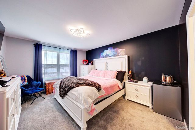 5989 Bay Hill Court, Romulus, MI 48174