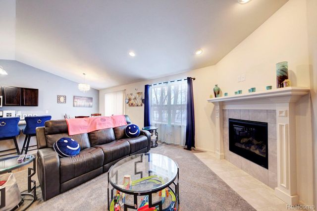 5989 Bay Hill Court, Romulus, MI 48174