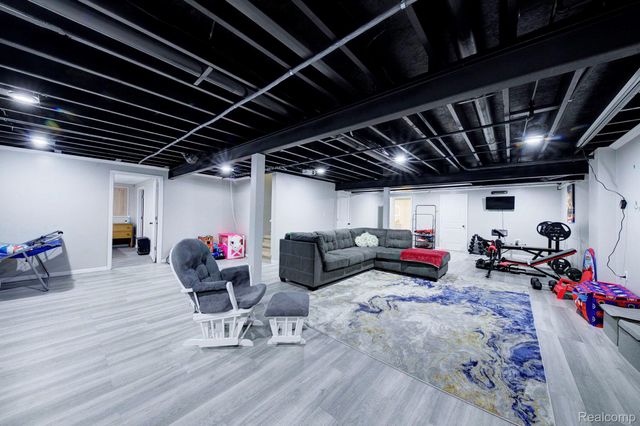 5989 Bay Hill Court, Romulus, MI 48174