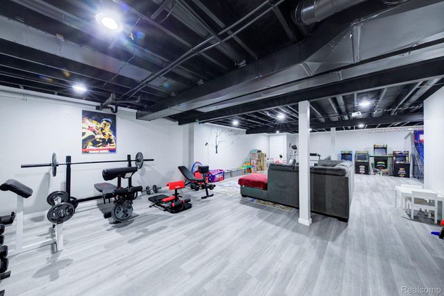 5989 Bay Hill Court, Romulus, MI 48174