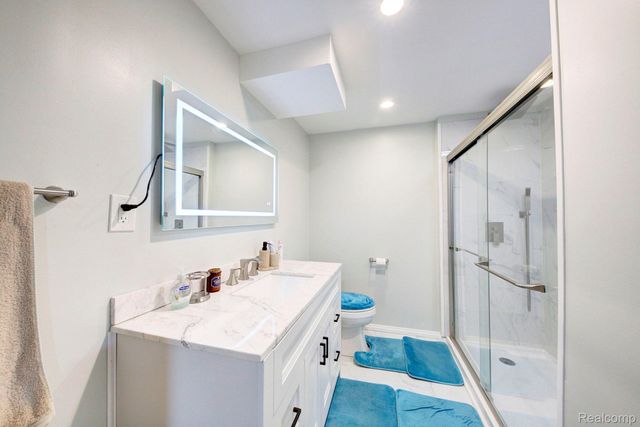 5989 Bay Hill Court, Romulus, MI 48174