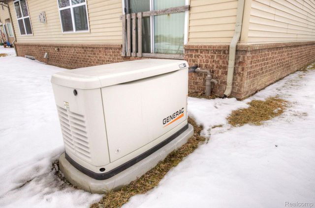 5989 Bay Hill Court, Romulus, MI 48174